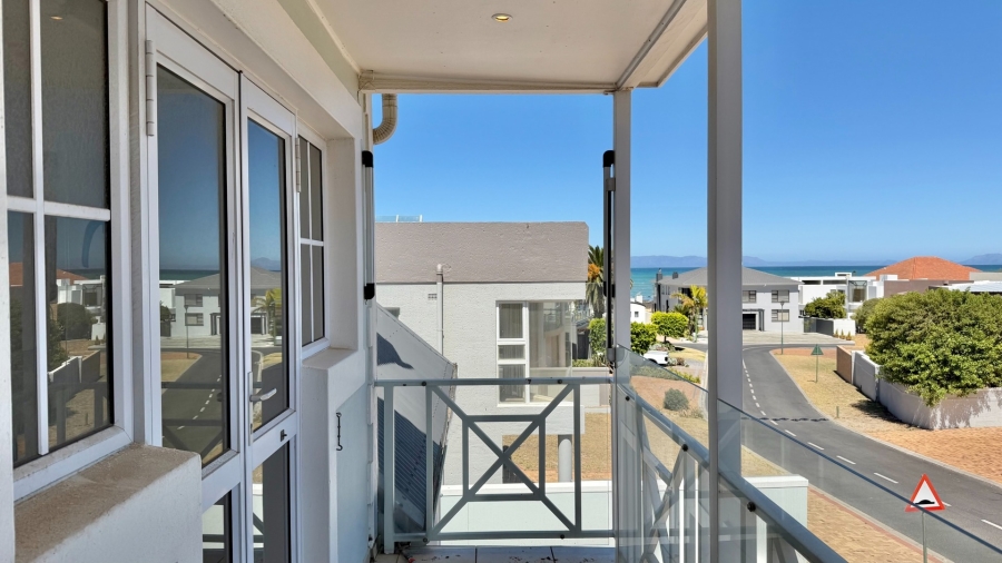 5 Bedroom Property for Sale in Greenways Golf Estate Western Cape